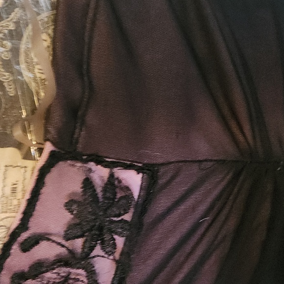 Pink and black Dress - Picture 4 of 5